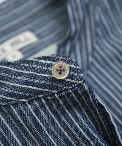OMNIGOD（オムニゴッド）の「[OMNIGOD mens / オムニゴッド] ALEX MILL×OMNIGOD ストライプインディゴセルヴィッチシャンブレー バンドカラーシャツ（シャツ/ブラウス・メンズ・ブルー系その他・M/S/L）」の13枚目の写真