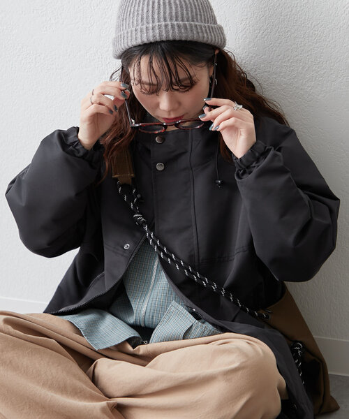 Remind me and forever(リマインドミーアンドフォーエバー)の「【大人カジュアルコーデのアクセントに】フード付マウンテンパーカー(マウンテンパーカー・レディース・アイボリー/カーキ/ベージュ/ブラック・FREE)」の10枚目の写真