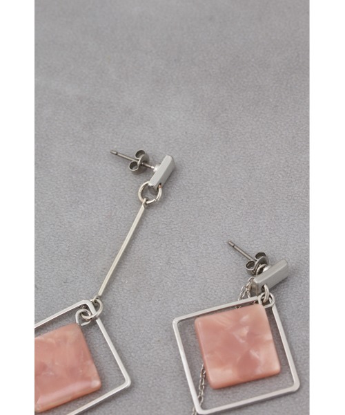 AZUL by moussy（アズールバイマウジー）の「アクリル×メタルアシンメトリーピアス（ピアス（両耳用）・レディース・ブラック/ピンク/ライトグレー/レッド・FREE）」の20枚目の写真