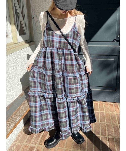 WC(ダブル シー)の「《EC限定★》ボリュームティアードキャミワンピース(ワンピース・レディース・ブルー/レッド/アイボリー・FREE)」の5枚目の写真