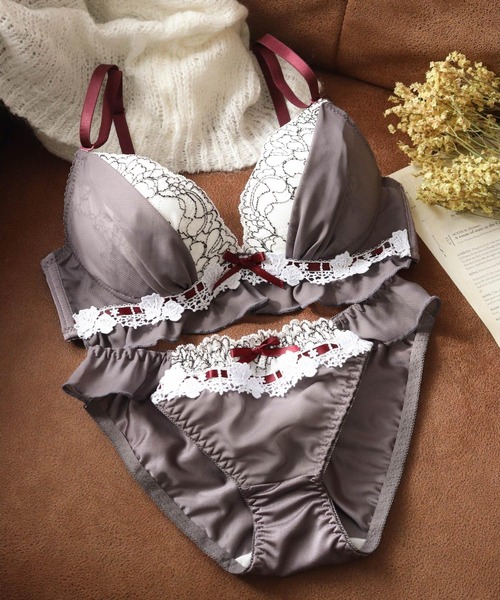 fran de lingerie（フランデランジェリー）の「ブラ＆ショーツセット