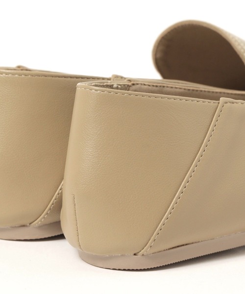 LEPSIM（レプシィム）の「踏めるフラットローファー　326217（ローファー・レディース・ブラック/ベージュ・MEDIUM/LARGE）」の22枚目の写真