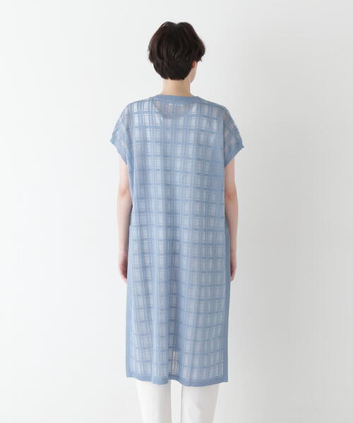 human woman(ヒューマンウーマン)の「◆【ウォッシャブル】【WEB・一部店舗限定】シアーチェックニットワンピース(ワンピース・レディース・ブラック/ブルー・MEDIUM)」の19枚目の写真