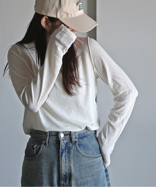 COURO(コウロ)の「袖シャーリング梨地シアートップス(Tシャツ/カットソー・レディース・オフホワイト/ライトブルー/ブラック/イエロー・M)」の1枚目の写真