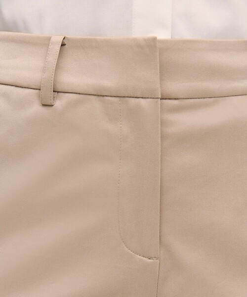 BROOKS BROTHERS(ブルックスブラザーズ)の「ストレッチコットンツイル バミューダショーツ(その他パンツ・レディース・ベージュ・0/2/4/6/8)」の4枚目の写真