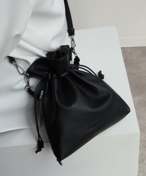 ADAM PATEK(アダムパテック)の「【ADAMPATEK/アダムパテック】new shrink lether drawstring minibag/牛革レザー 巾着ミニバッグ(ショルダーバッグ・メンズ・ブラック・FREE)」の6枚目の写真