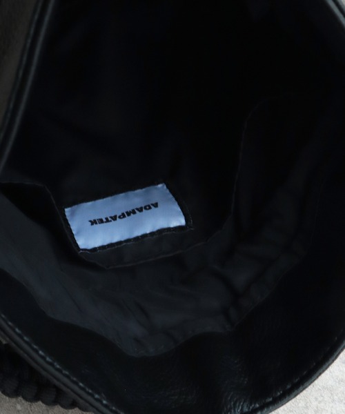 ADAM PATEK(アダムパテック)の「【ADAMPATEK/アダムパテック】new shrink lether drawstring minibag/牛革レザー 巾着ミニバッグ(ショルダーバッグ・メンズ・ブラック・FREE)」の10枚目の写真