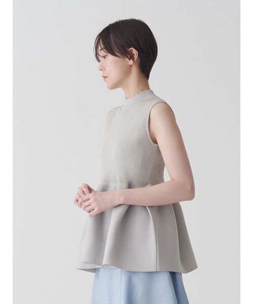 TONAL（トーナル）の「ハイネックペプラムニット（ニット/セーター・レディース・ブラック/ベビーピンク/オフホワイト/グレー・MEDIUM）」の22枚目の写真