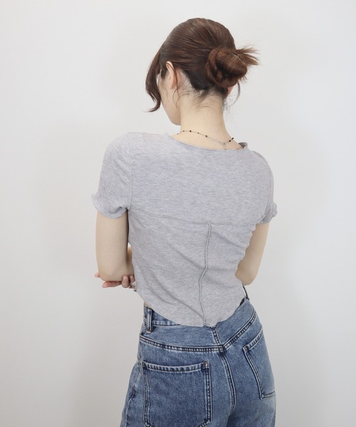Reurie'(レウリィ)の「ビスチェメロウトップ/bustier mellow top 半袖 クロップド丈 シンプル カジュアル 韓国 Y2K ワンホン 大人カジュアル きれいめ(Tシャツ/カットソー・レディース・ブラック/グレー・FREE)」の22枚目の写真