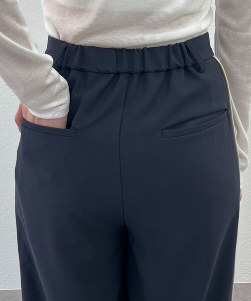 SHENERY（シーナリー）の「《みんなの欲しいが詰まった》サイドラインパンツ（その他パンツ・レディース・オフホワイト/ネイビー・40/38/36）」の6枚目の写真