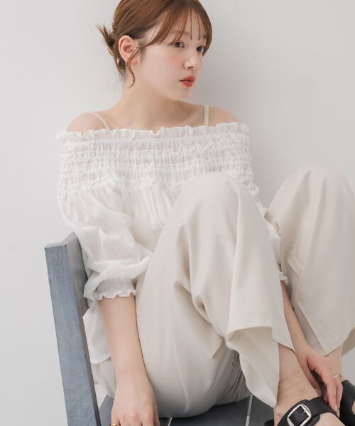 RETRO GIRL(レトロガール)の「ギャザー2wayオフショルBL(シャツ/ブラウス・レディース・オレンジ/オフホワイト/ブラック・FREE)」の18枚目の写真