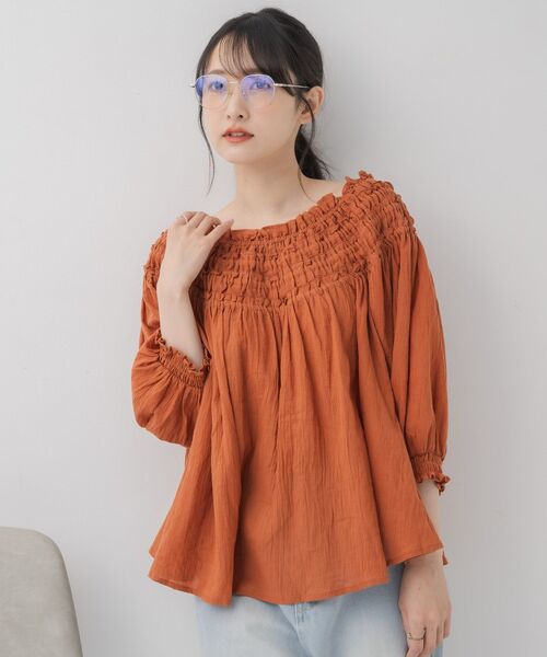 RETRO GIRL(レトロガール)の「ギャザー2wayオフショルBL(シャツ/ブラウス・レディース・オレンジ/オフホワイト/ブラック・FREE)」の9枚目の写真