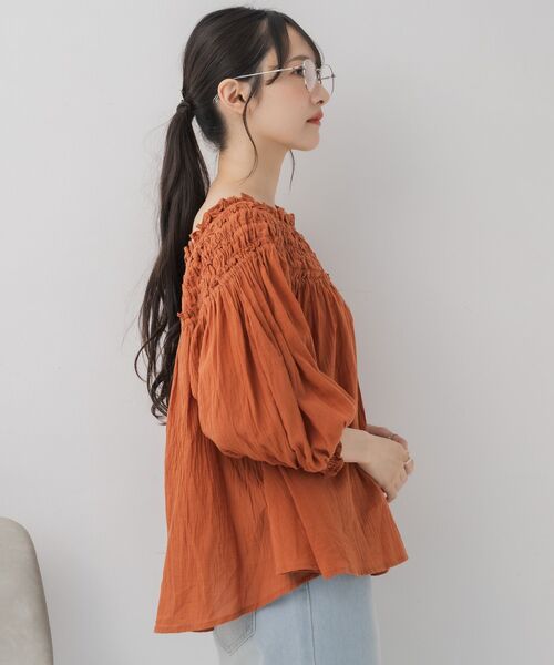 RETRO GIRL(レトロガール)の「ギャザー2wayオフショルBL(シャツ/ブラウス・レディース・オレンジ/オフホワイト/ブラック・FREE)」の10枚目の写真