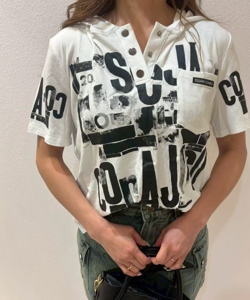 LETee(レティー)の「ロゴデザインフード付きトップス♪(Tシャツ/カットソー・レディース・ブラック/ホワイト・FREE)」の1枚目の写真