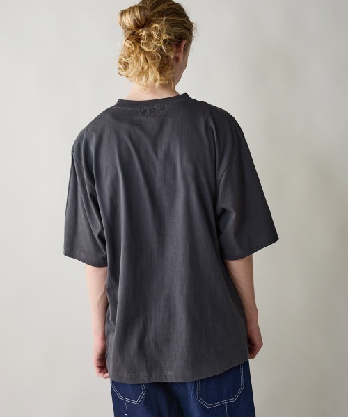 rehacer(レアセル)の「rehacer : Burst Flower Relax Fit T-shirt / バースト フラワー リラックス フィットTシャツ(Tシャツ/カットソー・メンズ・スミクロ/ベージュ/ピンク・SMALL/MEDIUM/LARGE/X-LARGE)」の16枚目の写真