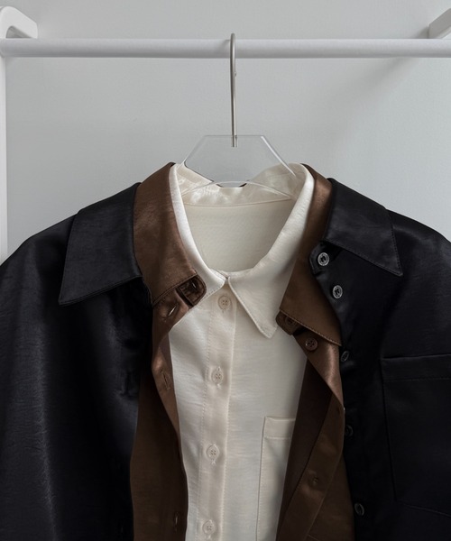 wee9s(ウィークス)の「glossy cropped satin shirt / グロッシークロップドサテンシャツ(シャツ/ブラウス・レディース・ブラック/ブラウン/アイボリー・FREE)」の6枚目の写真