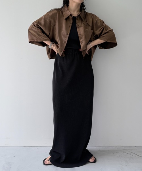 wee9s(ウィークス)の「glossy cropped satin shirt / グロッシークロップドサテンシャツ(シャツ/ブラウス・レディース・ブラック/ブラウン/アイボリー・FREE)」の20枚目の写真