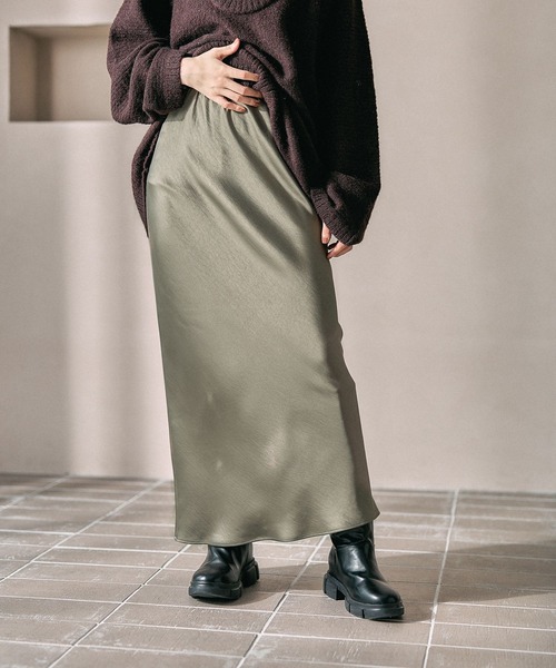 LEPSIM(レプシィム)の「ストレッチサテンスカート 497324(スカート・レディース・チャコールグレー/ブラック/ブラウン/アイボリー/カーキ・FREE/TALL)」の5枚目の写真