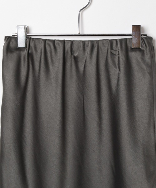 LEPSIM(レプシィム)の「ストレッチサテンスカート 497324(スカート・レディース・チャコールグレー/ブラック/ブラウン/アイボリー/カーキ・FREE/TALL)」の11枚目の写真