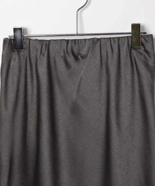 LEPSIM(レプシィム)の「ストレッチサテンスカート 497324(スカート・レディース・チャコールグレー/ブラック/ブラウン/アイボリー/カーキ・FREE/TALL)」の9枚目の写真