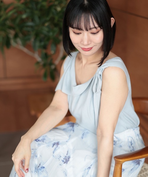 Ruwan yu(ルワンユー)の「肩リボンアシンメトリーニットトップス【大きいサイズ対応】(ニット/セーター・レディース・グレー・L/4L/3L/LL)」の3枚目の写真