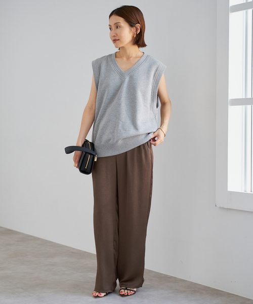 IENA(イエナ)の「《WEB限定/追加》サテンリラックスパンツ(その他パンツ・レディース・アイボリー/ブラック/ネイビー/ブラウン・36/34/38)」の10枚目の写真