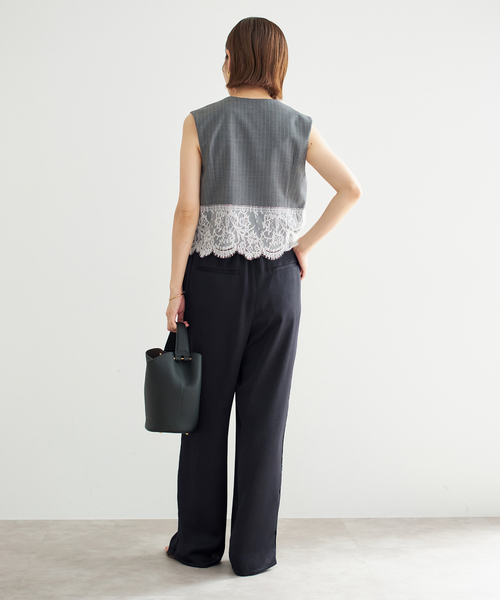 IENA(イエナ)の「《WEB限定/追加》サテンリラックスパンツ(その他パンツ・レディース・アイボリー/ブラック/ネイビー/ブラウン・36/34/38)」の17枚目の写真