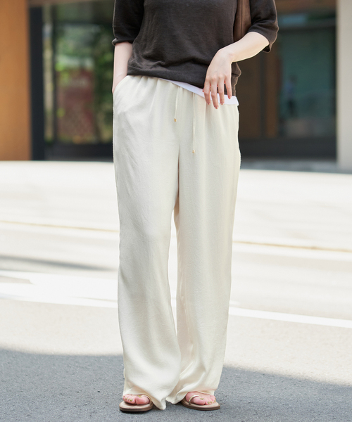 IENA(イエナ)の「《WEB限定/追加》サテンリラックスパンツ(その他パンツ・レディース・アイボリー/ブラック/ネイビー/ブラウン・36/34/38)」の19枚目の写真