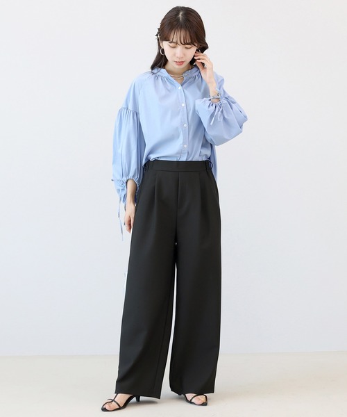 Aletta vita(アレッタビータ)の「エステルツイルタックセミワイドパンツ(その他パンツ・レディース・ブラック/グレイッシュベージュ/グレー・M)」の1枚目の写真