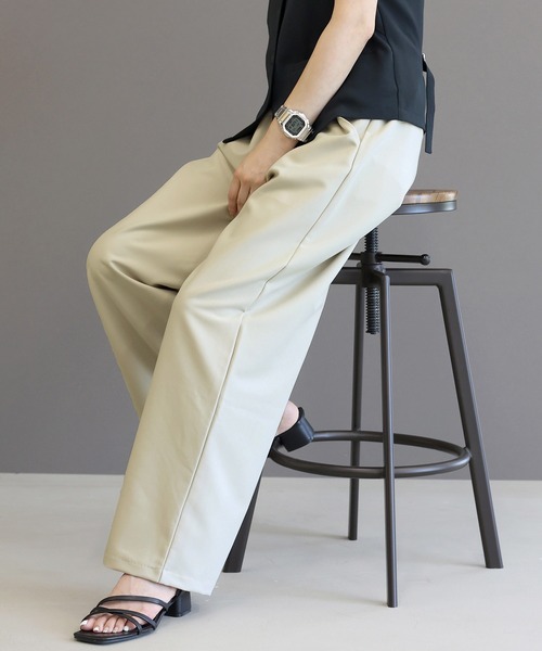 Aletta vita(アレッタビータ)の「エステルツイルタックセミワイドパンツ(その他パンツ・レディース・ブラック/グレイッシュベージュ/グレー・M)」の21枚目の写真