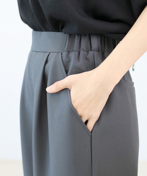 Aletta vita(アレッタビータ)の「エステルツイルタックセミワイドパンツ(その他パンツ・レディース・ブラック/グレイッシュベージュ/グレー・M)」の16枚目の写真
