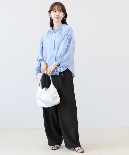 Aletta vita(アレッタビータ)の「エステルツイルタックセミワイドパンツ(その他パンツ・レディース・ブラック/グレイッシュベージュ/グレー・M)」の4枚目の写真