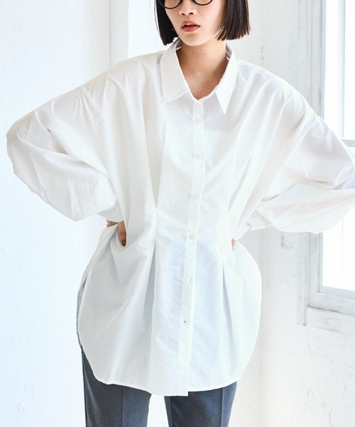 VIS（ビス）の「【WEB/一部店舗限定】ウエストタックオーバーサイズシャツ（シャツ/ブラウス・レディース・ベージュ系その他/サックスブルー/オフホワイト・FREE）」の2枚目の写真