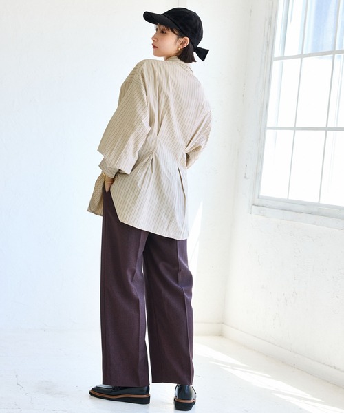 VIS（ビス）の「【WEB/一部店舗限定】ウエストタックオーバーサイズシャツ（シャツ/ブラウス・レディース・ベージュ系その他/サックスブルー/オフホワイト・FREE）」の9枚目の写真