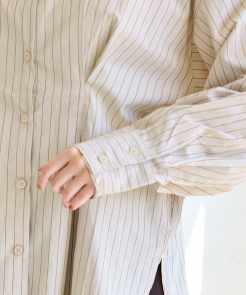 VIS（ビス）の「【WEB/一部店舗限定】ウエストタックオーバーサイズシャツ（シャツ/ブラウス・レディース・ベージュ系その他/サックスブルー/オフホワイト・FREE）」の21枚目の写真