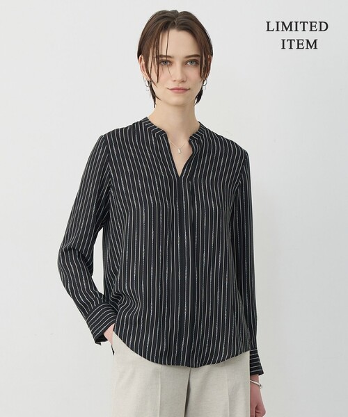 ICB(アイシービー)の「BackSatinAmunzen キーネックブラウス(シャツ/ブラウス・レディース・ブラック系5/ブラック系3/サックスブルー系/ライトイエロー系5/ローズ系/アイボリー系/ベージュ系その他/ネイビー/ブラック系その他/スモーキーグリーン系・X-LARGE/LARGE)」の2枚目の写真