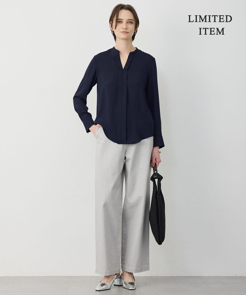 ICB(アイシービー)の「BackSatinAmunzen キーネックブラウス(シャツ/ブラウス・レディース・ブラック系5/ブラック系3/サックスブルー系/ライトイエロー系5/ローズ系/アイボリー系/ベージュ系その他/ネイビー/ブラック系その他/スモーキーグリーン系・X-LARGE/LARGE)」の15枚目の写真