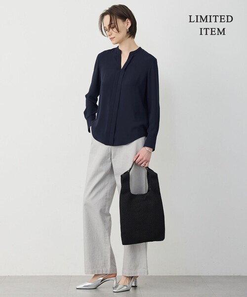 ICB(アイシービー)の「BackSatinAmunzen キーネックブラウス(シャツ/ブラウス・レディース・ブラック系5/ブラック系3/サックスブルー系/ライトイエロー系5/ローズ系/アイボリー系/ベージュ系その他/ネイビー/ブラック系その他/スモーキーグリーン系・X-LARGE/LARGE)」の16枚目の写真