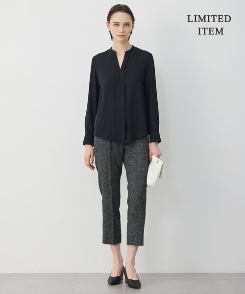 ICB(アイシービー)の「BackSatinAmunzen キーネックブラウス(シャツ/ブラウス・レディース・ブラック系5/ブラック系3/サックスブルー系/ライトイエロー系5/ローズ系/アイボリー系/ベージュ系その他/ネイビー/ブラック系その他/スモーキーグリーン系・X-LARGE/LARGE)」の19枚目の写真