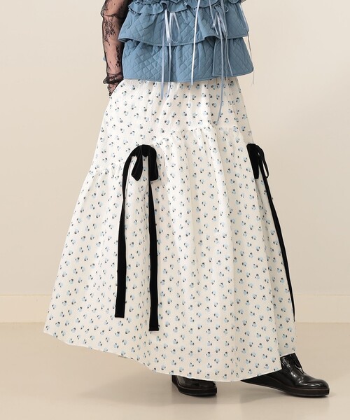 CAROLINA GLASER（カロリナ グレイサー）の「フラワー サイドリボン スカート（スカート・レディース・ホワイト/ブラック・MEDIUM/SMALL）」の2枚目の写真