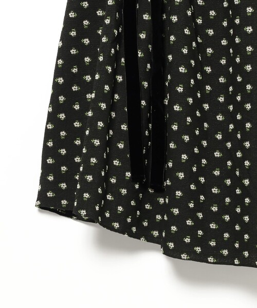 CAROLINA GLASER（カロリナ グレイサー）の「フラワー サイドリボン スカート（スカート・レディース・ホワイト/ブラック・MEDIUM/SMALL）」の10枚目の写真