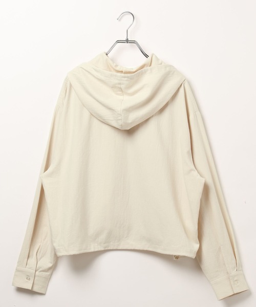 BAYFLOW（ベイフロー）の「[夏から秋口の羽織りに]シャツパーカー（シャツ/ブラウス・レディース・オフホワイト/チャコール/テラコッタ・FREE）」の8枚目の写真