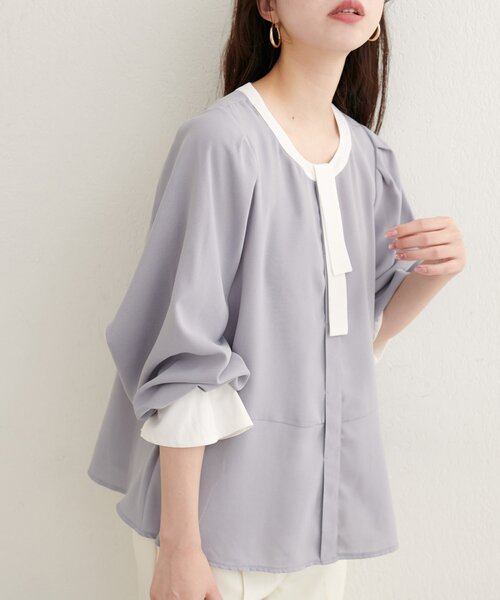 natural couture(ナチュラルクチュール)の「配色ボウタイペプラムブラウス(シャツ/ブラウス・レディース・ネイビー/ブラウン/ホワイト系その他/ベージュ系その他/グレー・FREE)」の3枚目の写真