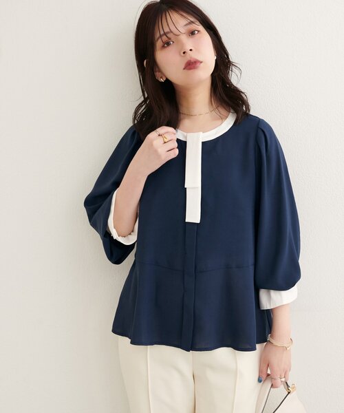 natural couture(ナチュラルクチュール)の「配色ボウタイペプラムブラウス(シャツ/ブラウス・レディース・ネイビー/ブラウン/ホワイト系その他/ベージュ系その他/グレー・FREE)」の20枚目の写真