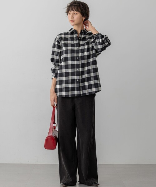 23区(ニジュウサンク)の「コットン コーデュロイ ワイド パンツ(その他パンツ・レディース・ホワイト系/ライトグレー系/ダルブルー系/グレー系・36/38/40)」の11枚目の写真