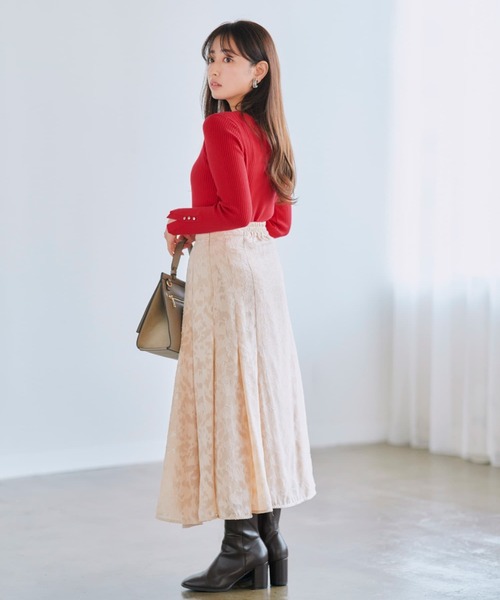 COHINA(コヒナ)の「タックフレアフラワージャカードスカート 【低身長・小柄女性】(スカート・レディース・ベージュ・XS-Regular/XS-Short)」の7枚目の写真