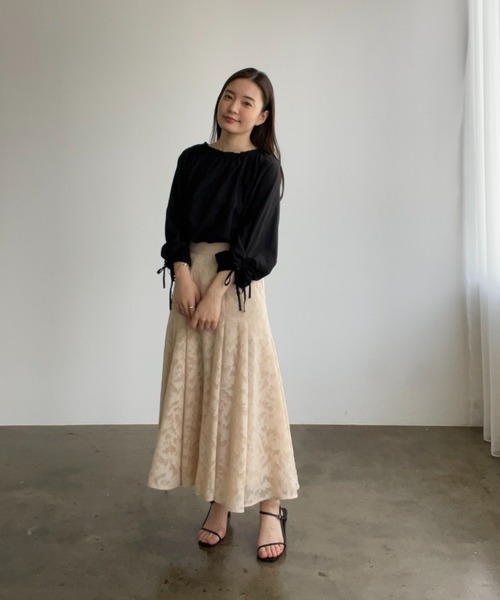 COHINA(コヒナ)の「タックフレアフラワージャカードスカート 【低身長・小柄女性】(スカート・レディース・ベージュ・XS-Regular/XS-Short)」の13枚目の写真