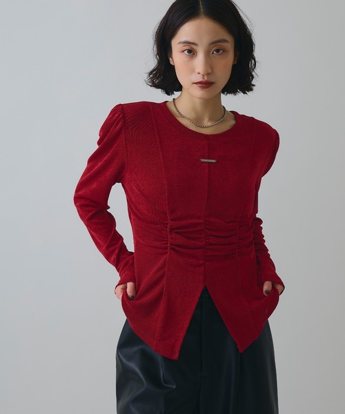 ELLEgirl（エルガール）の「フロントスリットシャーリングデザイントップス【ELLEgirl/エルガール】（Tシャツ/カットソー・レディース・ブラウン/レッド・FREE）」の2枚目の写真