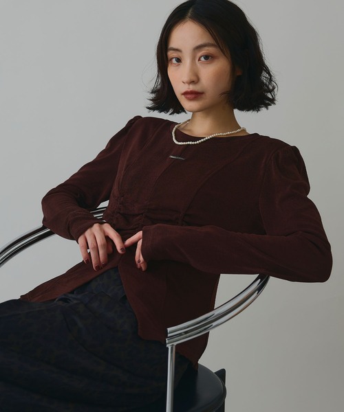 ELLEgirl（エルガール）の「フロントスリットシャーリングデザイントップス【ELLEgirl/エルガール】（Tシャツ/カットソー・レディース・ブラウン/レッド・FREE）」の20枚目の写真