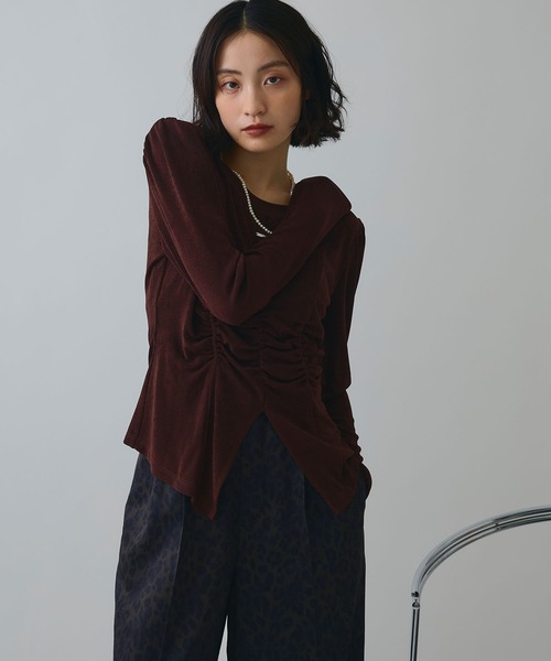 ELLEgirl（エルガール）の「フロントスリットシャーリングデザイントップス【ELLEgirl/エルガール】（Tシャツ/カットソー・レディース・ブラウン/レッド・FREE）」の18枚目の写真